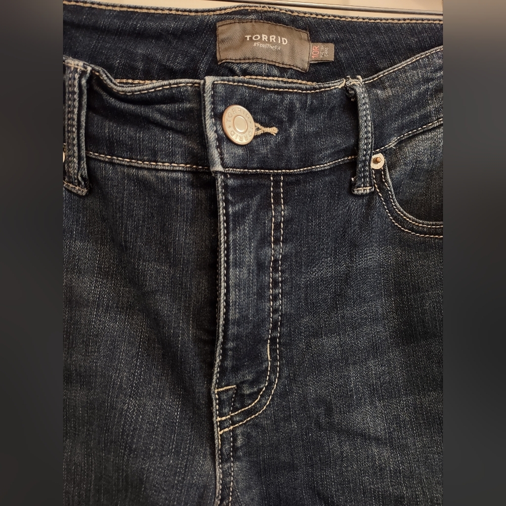 Torrid Perfect Boyfriend Ankle Premium Stretch Mid-Rise Jean Size 10 - Picture 6 of 6